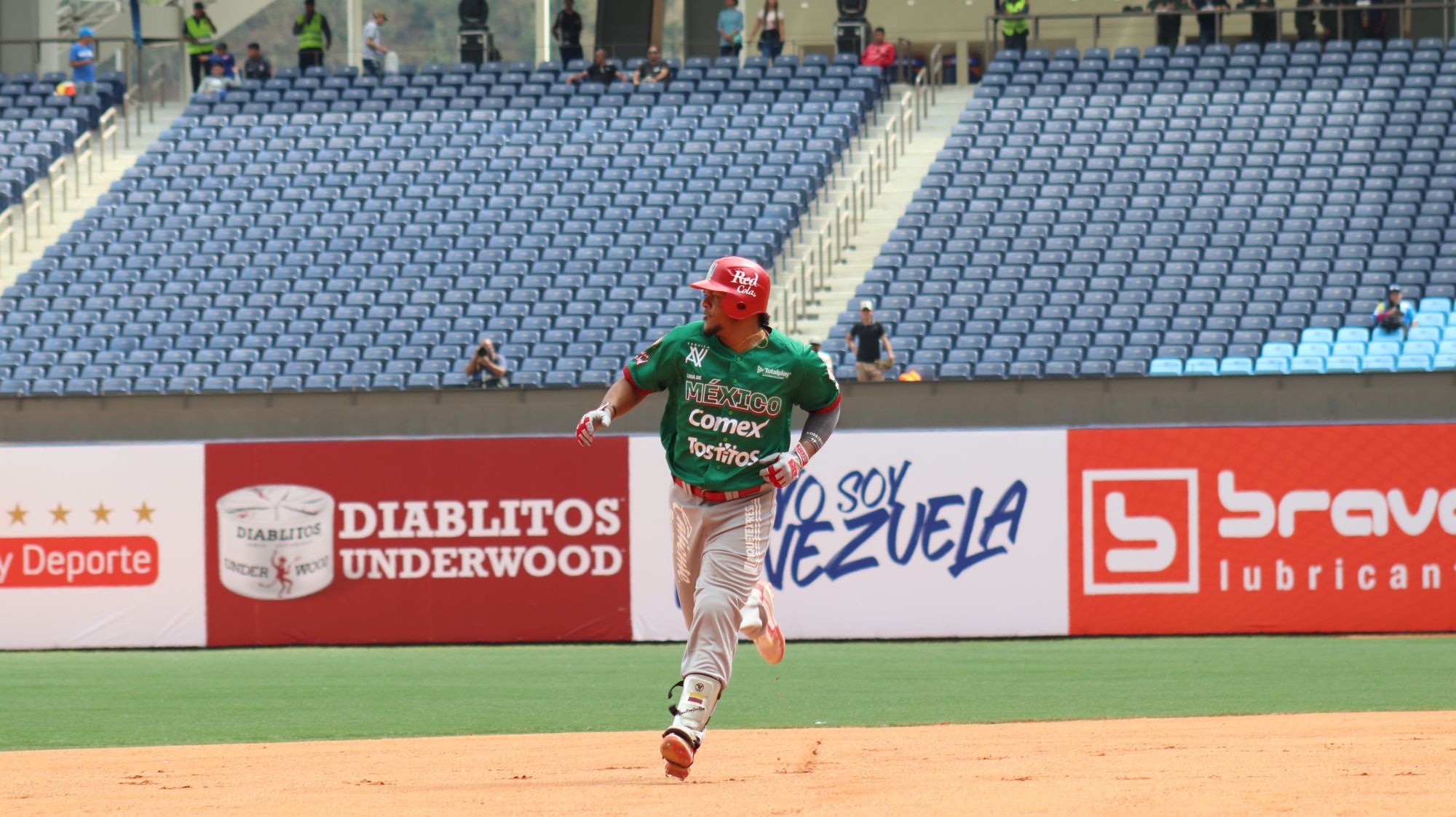 MÉXICO INAUGURA ESTADIO DE LA RINCONADA CON VICTORIA SOBRE DOMINICANA