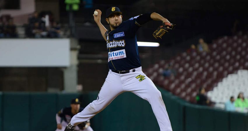 SALVADOR VALDEZ LLEGA A CHARROS EN CAMBIO CON TOMATEROS; CARLOS VÁZQUEZ VA A CULIACÁN