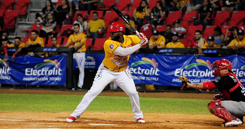 MAYOS DEJA EN EL CAMPO A VENADOS PARA LLEVARSE LA SERIE