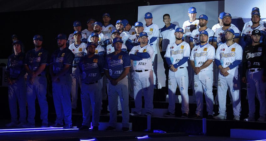 PRESENTA CHARROS LA INDUMENTARIA PARA DEFENDER EL CETRO