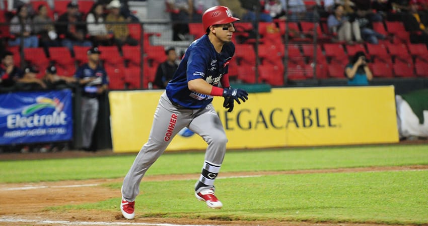 CON ATAQUE TEMPRANERO, ÁGUILAS SUPERA A MAYOS Y EMPAREJA LA SERIE
