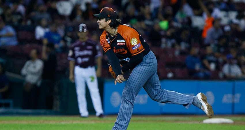 NARANJEROS ATACAN TEMPRANO PARA PEGAR PRIMERO EN EL "CLÁSICO DE LA LMP"