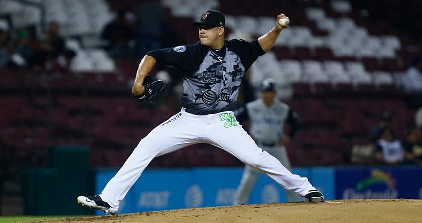 TOMATEROS MANIATA OFENSIVA DE SULTANES Y TOMA VENTAJA EN LA SERIE