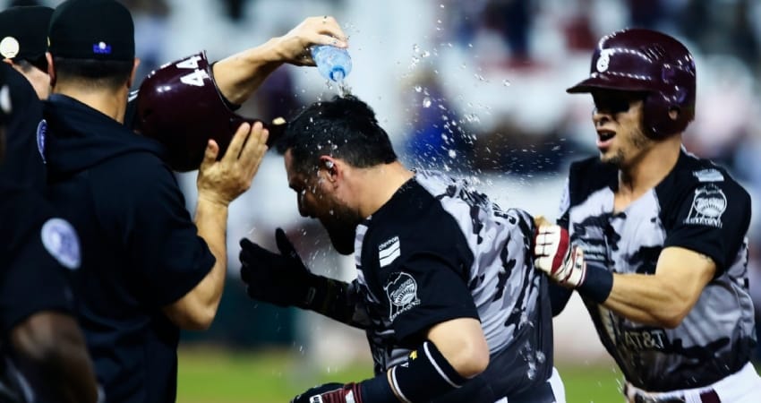 SOLÍS DEFINE EN WALK-OFF GUINDA SOBRE SULTANES