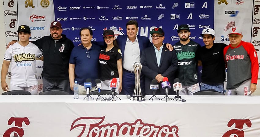 PRESENTAN TROFEO DE CAMPEÓN LMP Y UNIFORMES DE MÉXICO PREVIO A INICIO DE SERIE FINAL