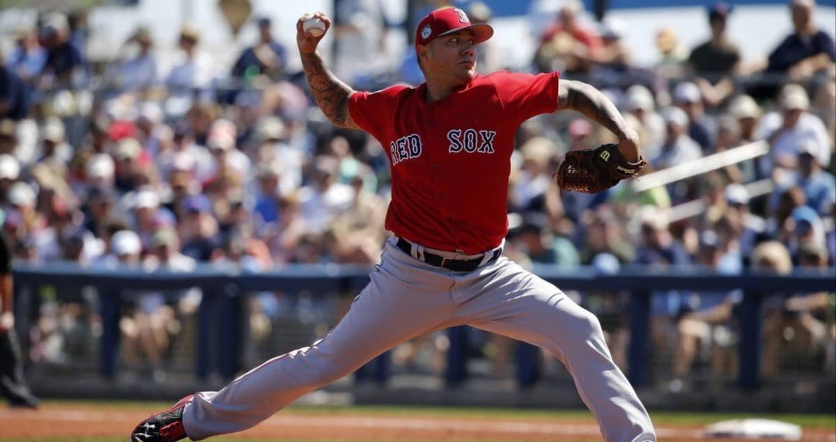 LUCE HÉCTOR VELÁZQUEZ EN SU PRIMERA ACTUACIÓN CON MEDIAS ROJAS; JOEY MENESES DA HIT