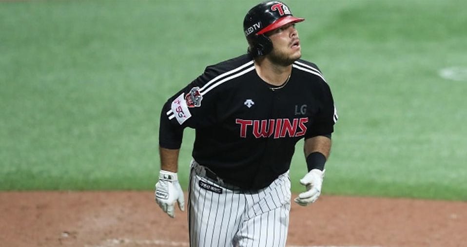 ROBERTO RAMOS CONECTA SU HR 14 EN COREA