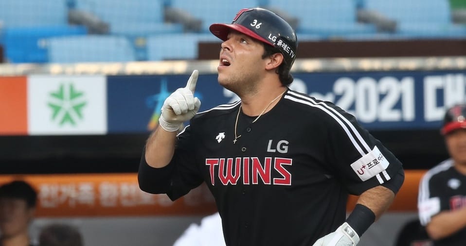 LLEGÓ EL HR 17 PARA ROBERTO RAMOS EN EL BEISBOL DE COREA