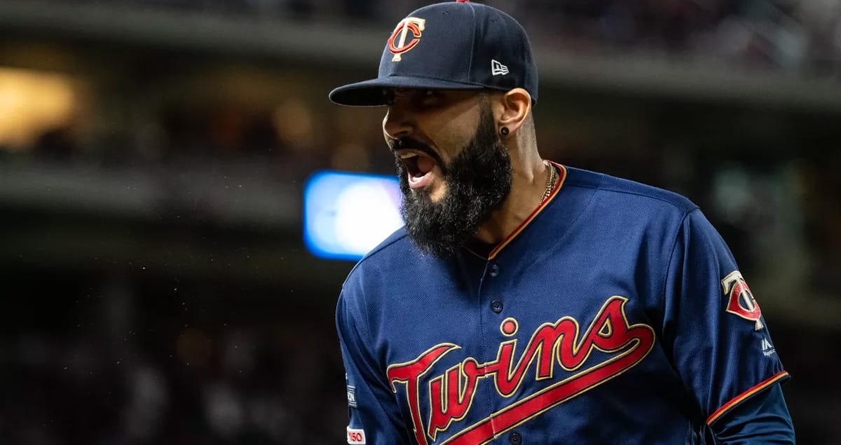 SERGIO ROMO SE APUNTA “HOLD” EN TRIUNFO DE MELLIZOS