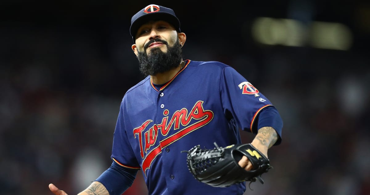 SE APUNTA SERGIO ROMO SU TERCER “HOLD” CON MELLIZOS