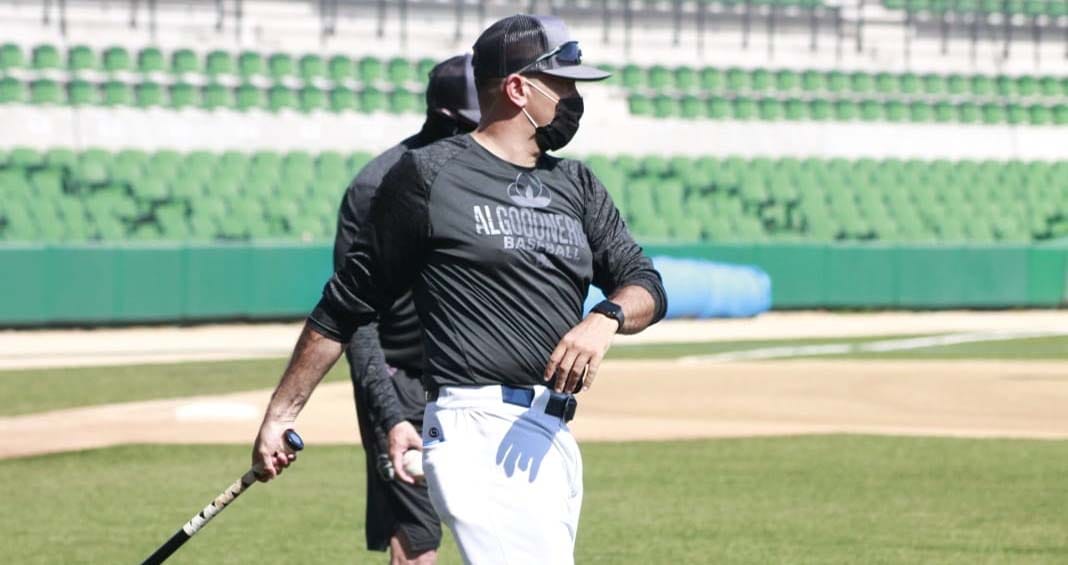 ÓSCAR ROBLES VE UN EQUIPO MÁS PROFUNDO