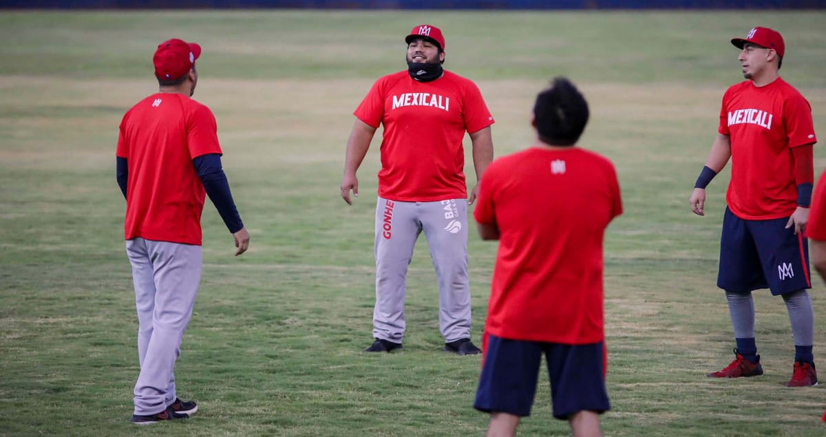 LUIS JUÁREZ Y MICHAEL CHOICE A LAS ÓRDENES DE PEDRO MERÉ