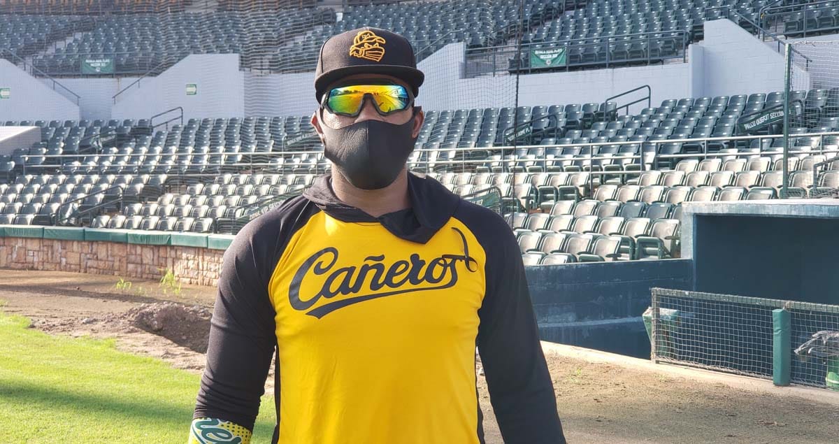 JOSUAN HERNÁNDEZ TIENE BIEN PUESTA LA CASACA
