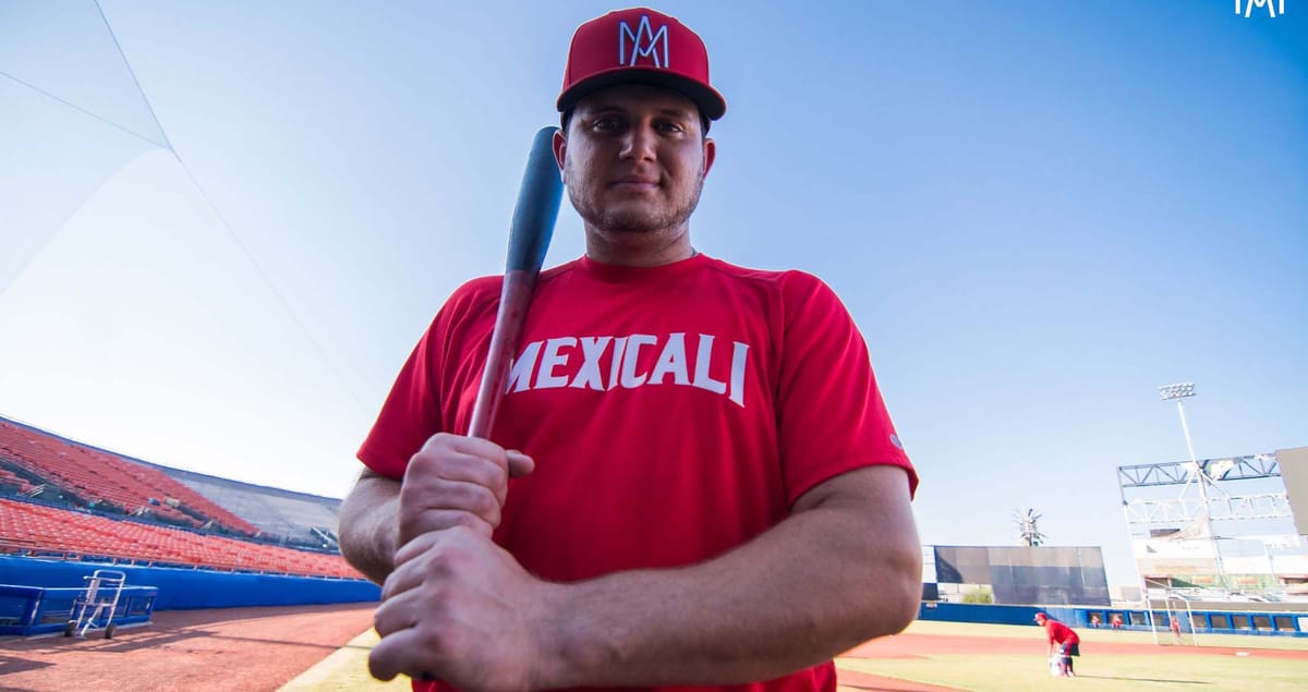 EL LINEUP EMPLUMADO SE REFUERZA CON BALBINO FUENMAYOR