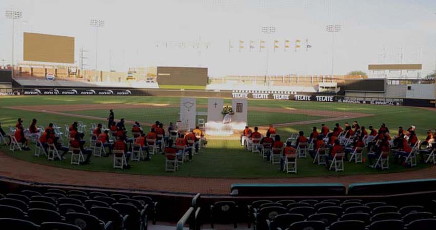 REALIZA NARANJEROS MISA DE ACCIÓN DE GRACIAS