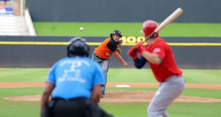 JOYA DE PITCHEO NARANJERO EN EL TERCERO ANTE MEXICALI