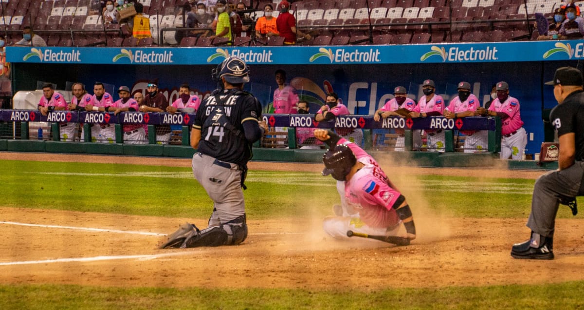 SULTANES SE LLEVAN SERIE INAUGURAL ANTE CHARROS