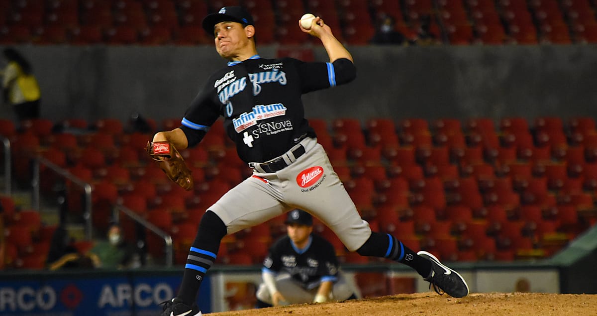 YAQUIS GANA CON RALLY EN LA NOVENA