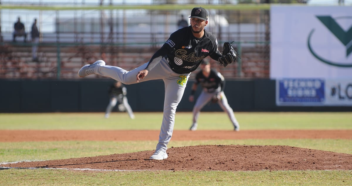 MANUEL ESPINOZA APAGA A LOS MAYOS Y TOMATEROS IGUALA SERIE