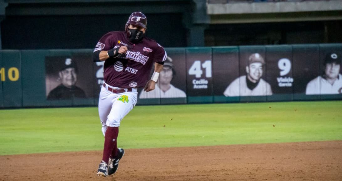JC RAMÍREZ Y EL PODER GUINDA IGUALAN LA SERIE