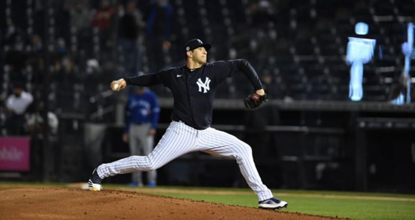 LUIS CESSA Y JULIO URÍAS DEBUTAN EN EL SPRING TRAINING