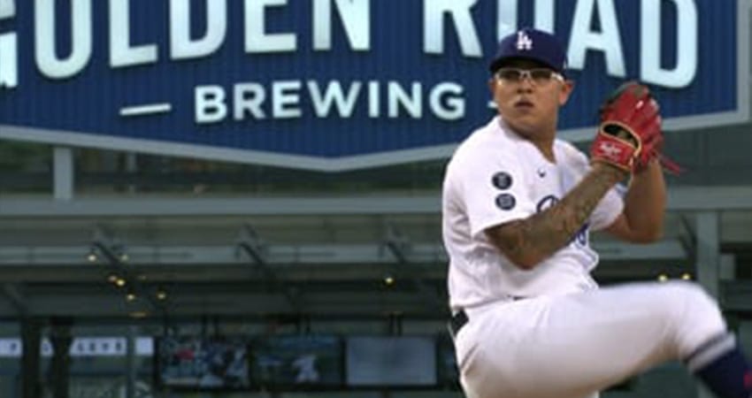 JULIO URÍAS ES LÍDER SOLITARIO DE VICTORIAS EN MLB