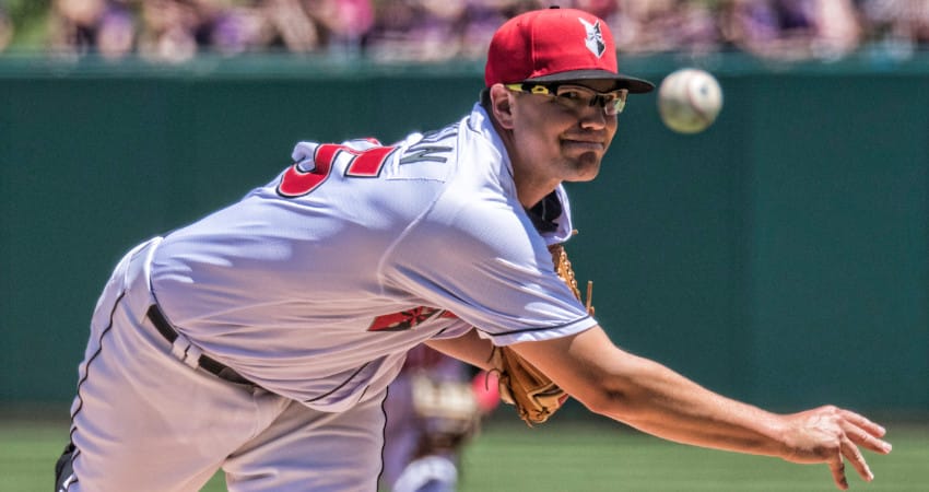 SULTANES REFUERZA SU STAFF DE PITCHEO