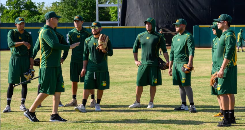 LOS VERDES SIGUEN ENTRENANDO DURO