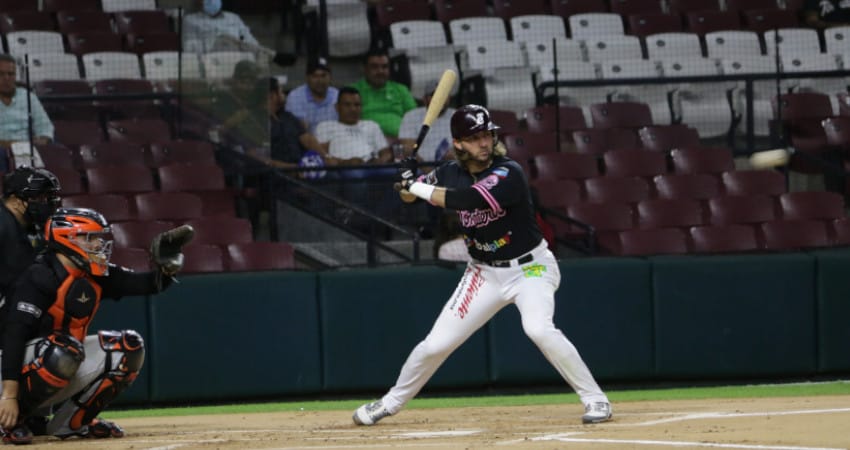 FRANCISCO LUGO SE ROBA EL SHOW Y TOMATEROS TRIUNFA EN EL PRIMERO DEL CLÁSICO