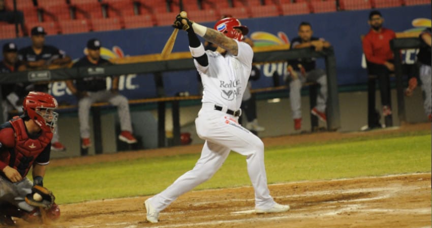 NAVOJOA SE QUEDA CON LA SERIE COMPLETA EN CASA