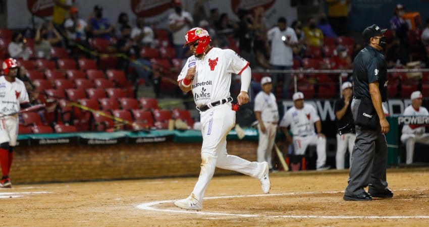 VENADOS SE CRECE EN CASA Y SE QUEDA CON EL PRIMERO ANTE YAQUIS