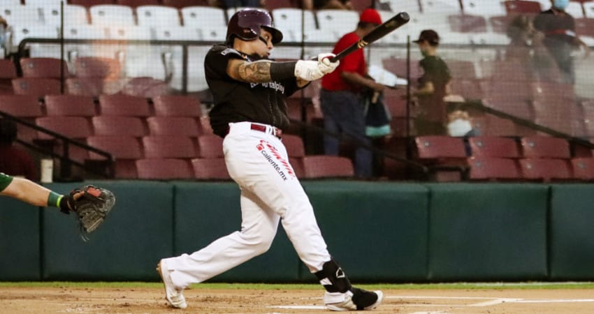 SEBASTIÁN ELIZALDE GUÍA A LOS TOMATEROS AL TRIUNFO