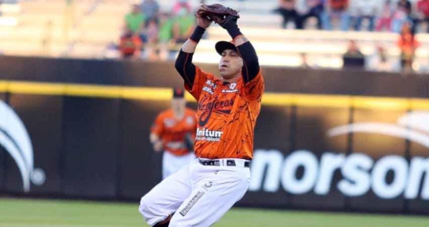 TRIUNFO DE NARANJEROS Y HOMENAJE CON MUCHA CHISPA