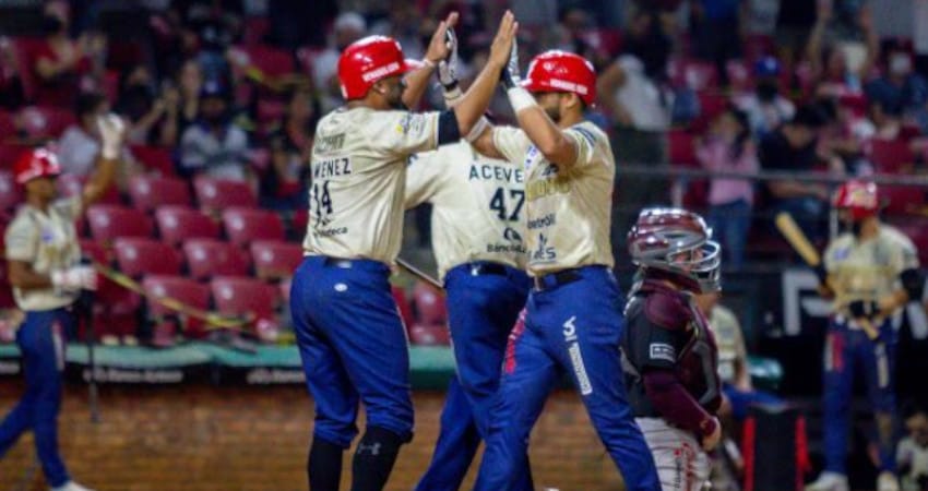 VENADOS SACA LA ESCOBA PARA BARRER A TOMATEROS EN EL TEODORO MARISCAL