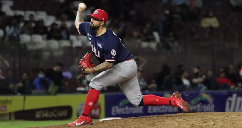 LOS ÁGUILAS PINTAN DE BLANCO A TOMATEROS Y JAKE SÁNCHEZ EMPATA RÉCORD DE SALVAMENTOS