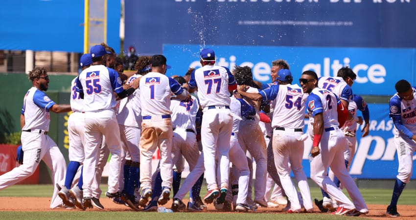 COLOMBIA VUELVE A GANAR DEJANDO EN EL TERRENO A PANAMÁ