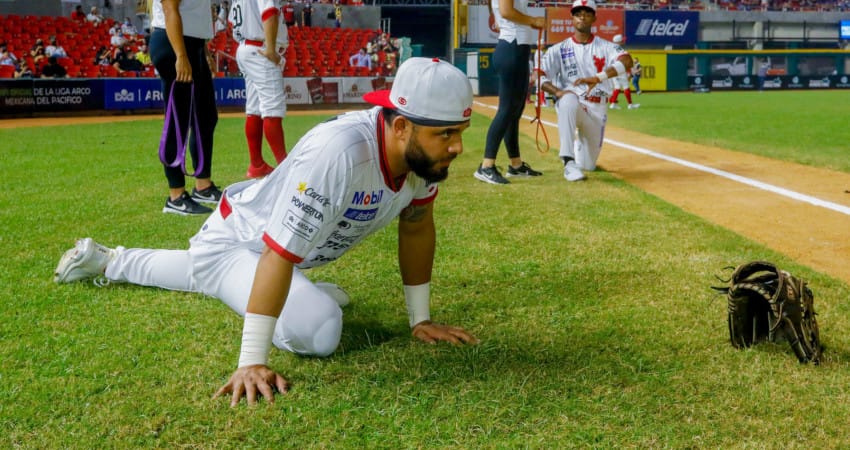 EL JARDINERO DE VENADOS MISAEL GERMÁN, CONTENTO CONTENTO POR SER NOMBRADO GUANTE DE ORO