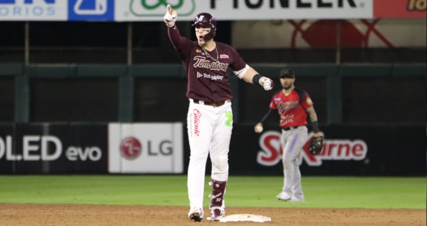 JOEY MENESES RECIBE LLAMADO A MLB