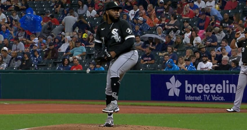 JOHNNY CUETO GANA EL JUGADOR DE LA SEMANA POR 3ERA VEZ EN SU CARRERA