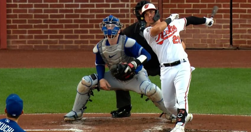 RAMÓN URÍAS LLEGA A 12 HOME RUNS CON ORIOLES