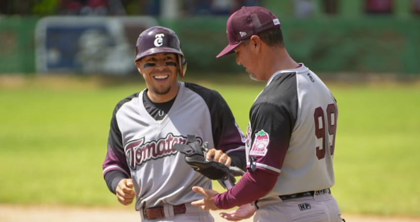 TOMATEROS HONRA A JAIME BLANCARTE Y ABRE PRETEMPORADA CON TRIUNFO