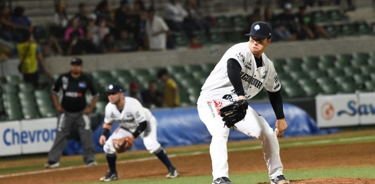 JESÚS BROCA LUCE SÓLIDO Y ALGODONEROS EVITA BARRIDA ANTE TOMATEROS