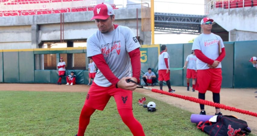 HÉCTOR VILLALOBOS VIENE A DAR EL CIEN POR CIENTO EN SU ESTRENO CON VENADOS DE MAZATLÁN