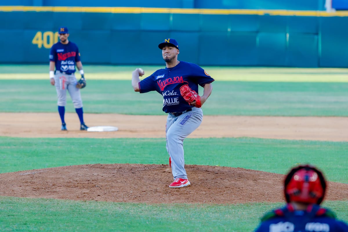 TOMATEROS RECIBE A CARLOS DE LEÓN EN CAMBIO POR ALEJANDRO CHÁVEZ CON LOS MAYOS