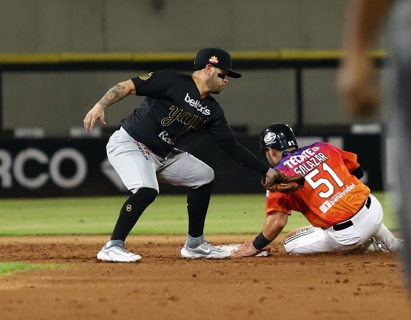 YAQUIS GANA EL PRIMERO EN EL ESTADIO SONORA