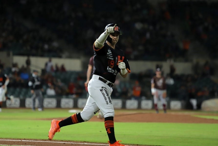 NARANJEROS SE QUEDÓ CON EL CLÁSICO LAMP POR BARRIDA