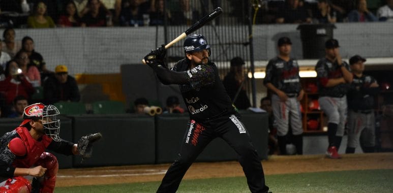 JOSÉ HEBERTO FÉLIX PEGA SU HIT 300 EN NOCHE DE TRIUNFO PARA ALGODONEROS