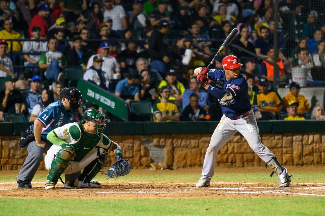 LOS ÁGUILAS VUELAN ALTO Y SE LLEVAN LA SERIE EN LOS MOCHIS