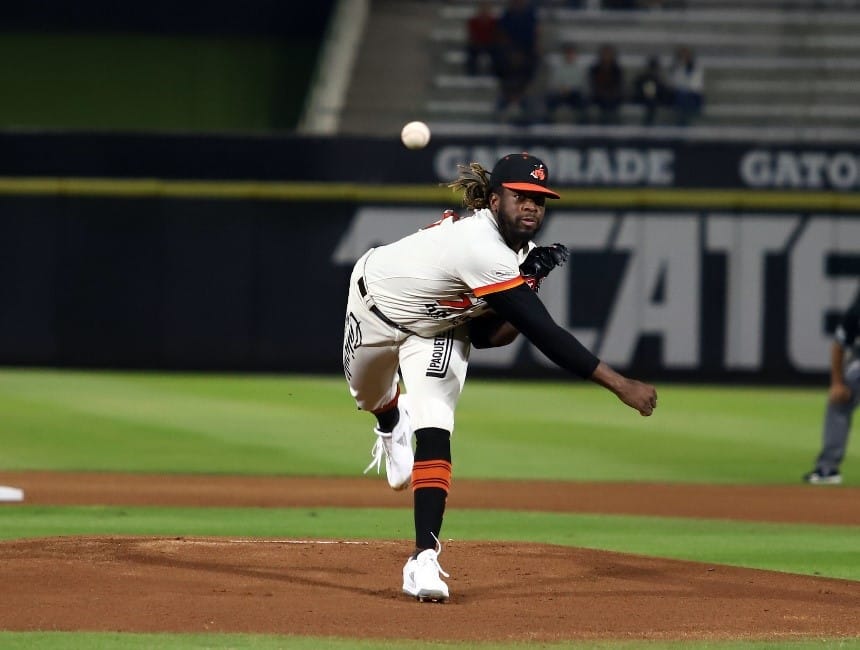 CON UN TOUKI TOUSSAINT DOMINANTE NARANJEROS SE LLEVA EL PRIMERO