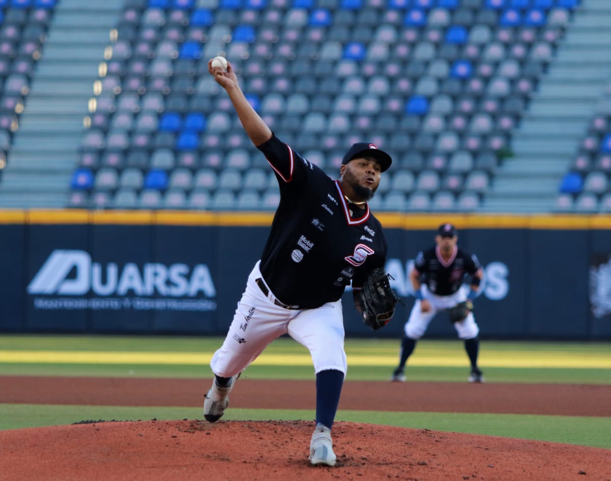 SULTANES SE IMPONE EN DUELO DE PITCHEO